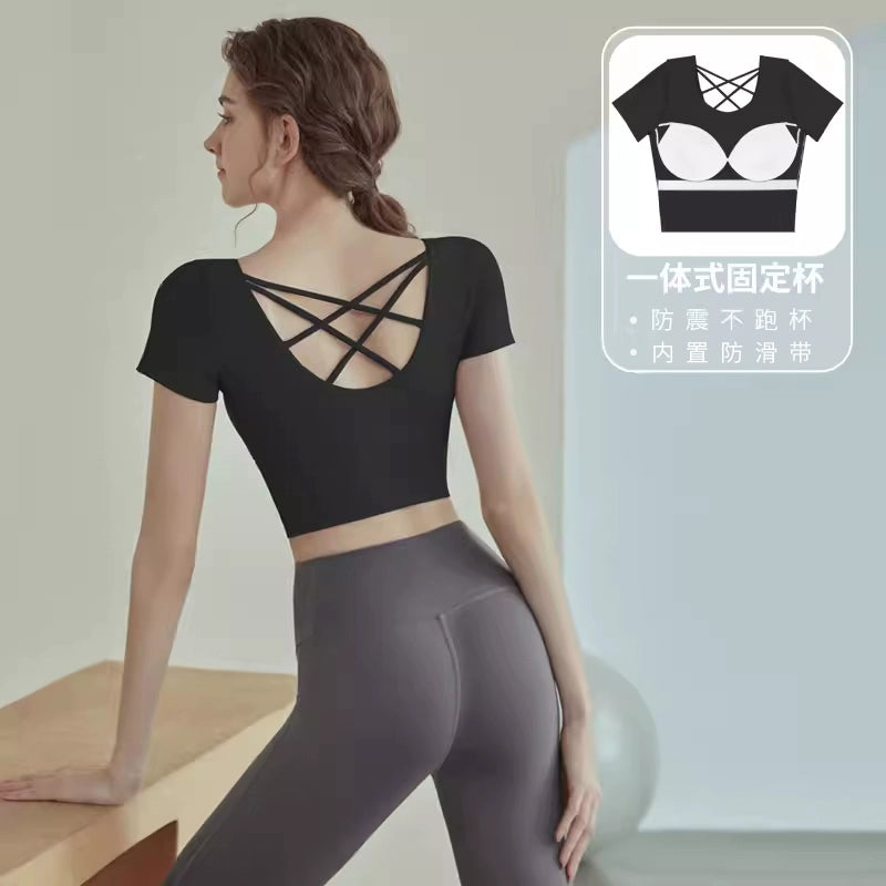 2025 Spring New Women's Yoga Suit with Padded Short Sleeve, Pilates Sportswear with High-End Feeling Set