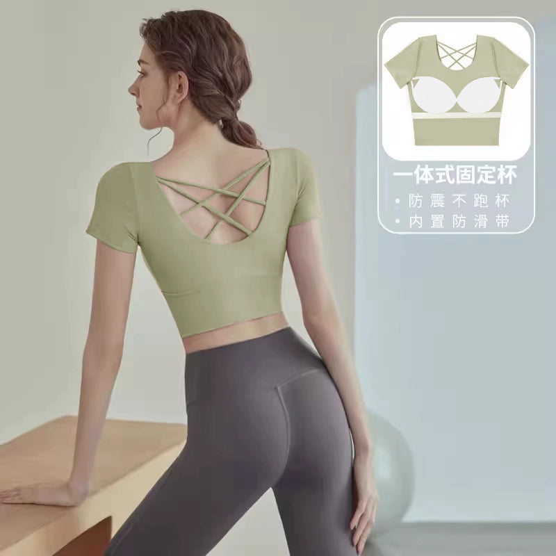 2025 Spring New Women's Yoga Suit with Padded Short Sleeve, Pilates Sportswear with High-End Feeling Set